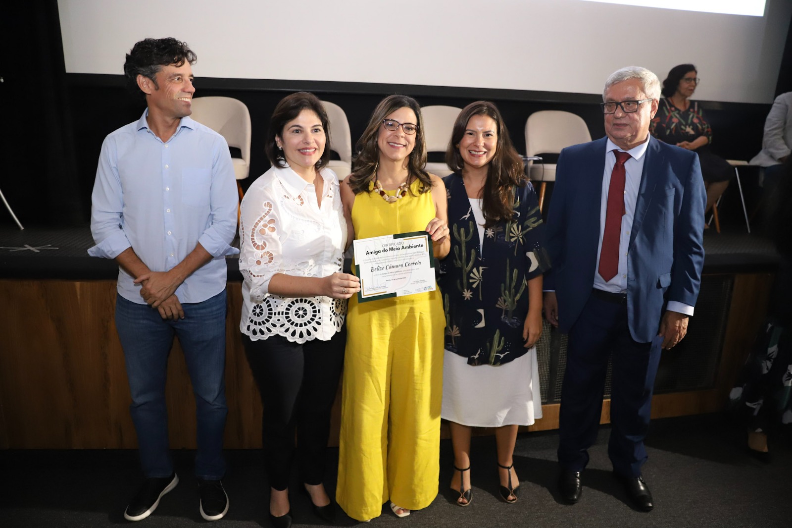 Belize Câmara recebe certificado pelos serviços dedicados ao meio ambiente